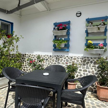 Guest House Krishen Permet Exterior photo