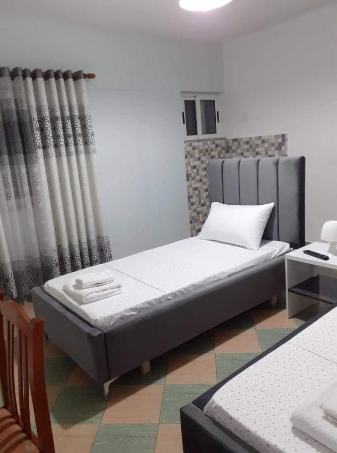 Guest House Krishen Permet Exterior photo