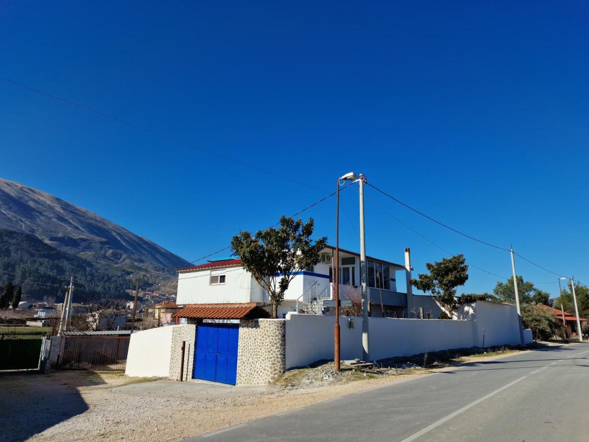 Guest House Krishen Permet Exterior photo
