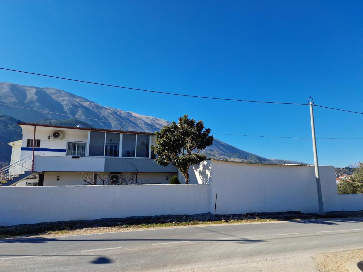 Guest House Krishen Permet Exterior photo