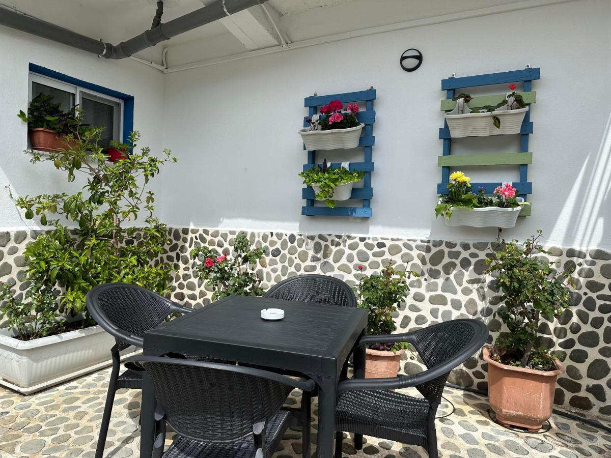 Guest House Krishen Permet Exterior photo