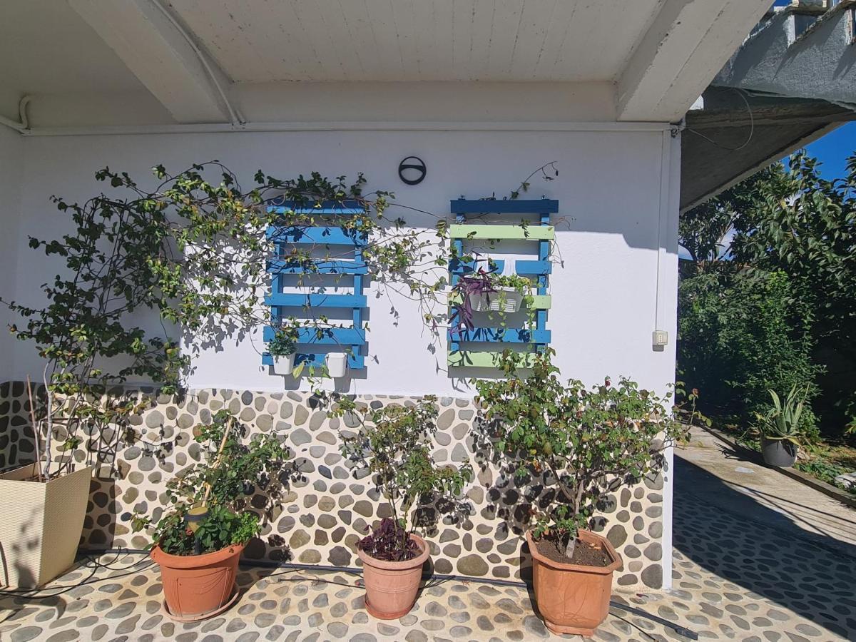 Guest House Krishen Permet Exterior photo