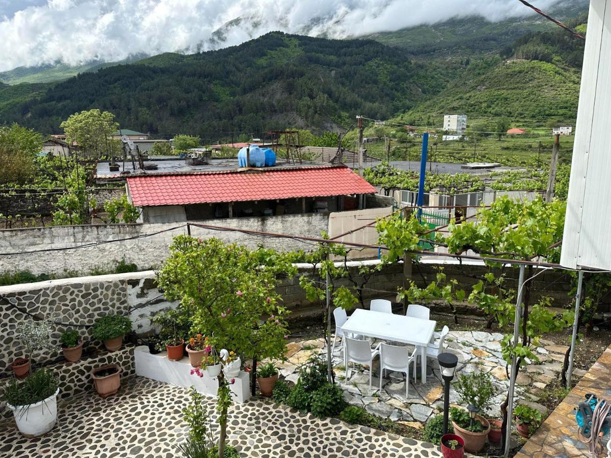 Guest House Krishen Permet Exterior photo