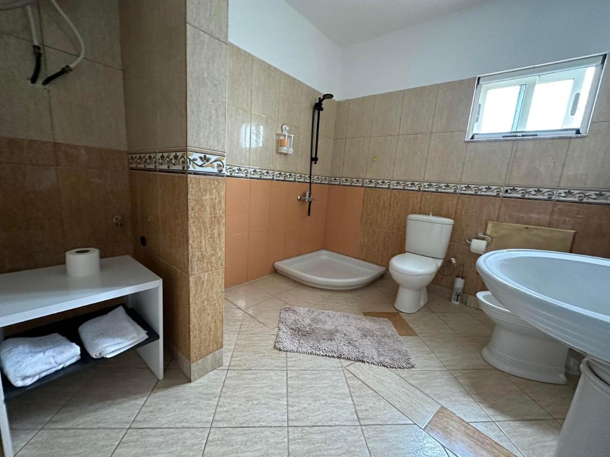 Guest House Krishen Permet Exterior photo