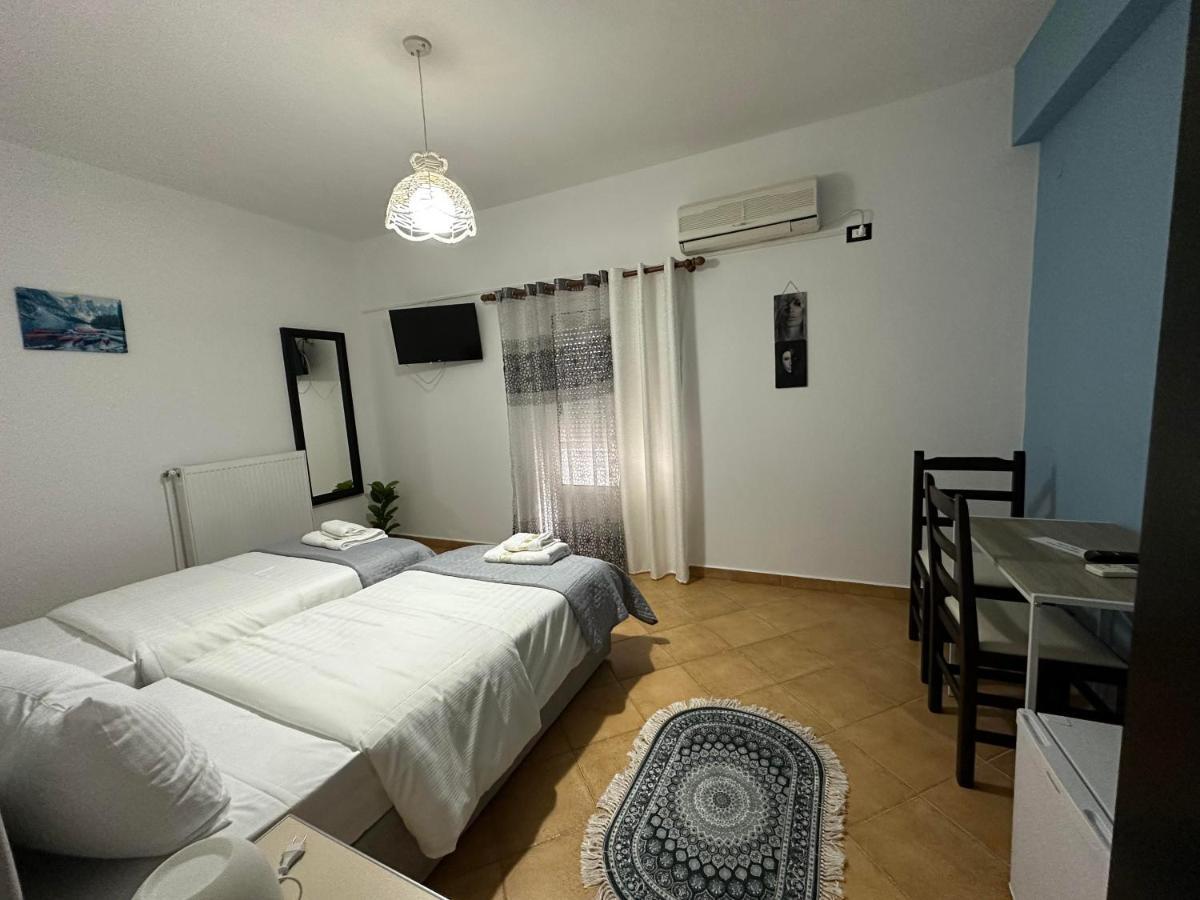 Guest House Krishen Permet Exterior photo