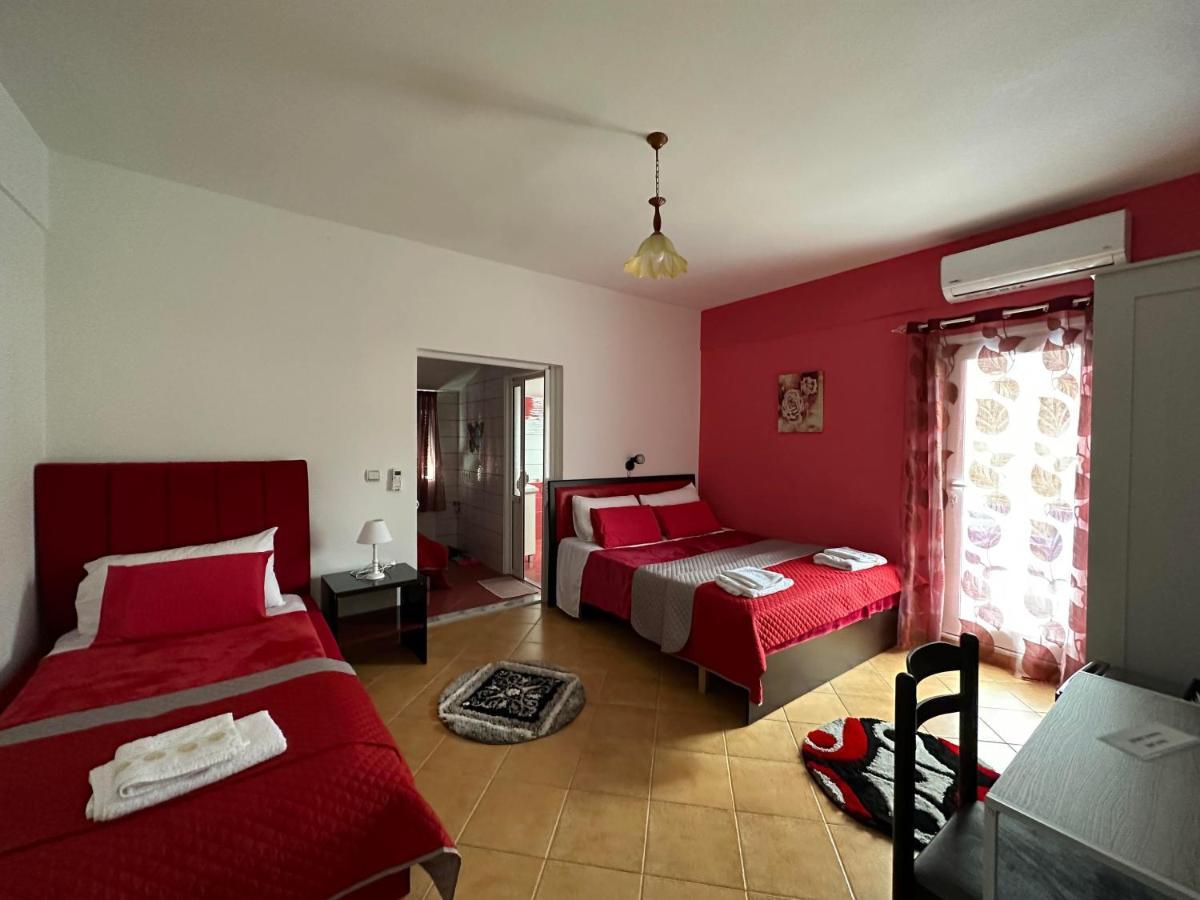 Guest House Krishen Permet Exterior photo