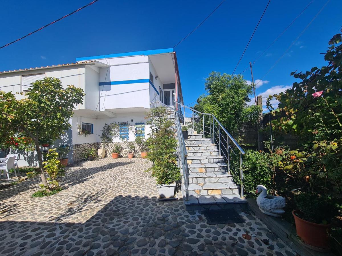Guest House Krishen Permet Exterior photo
