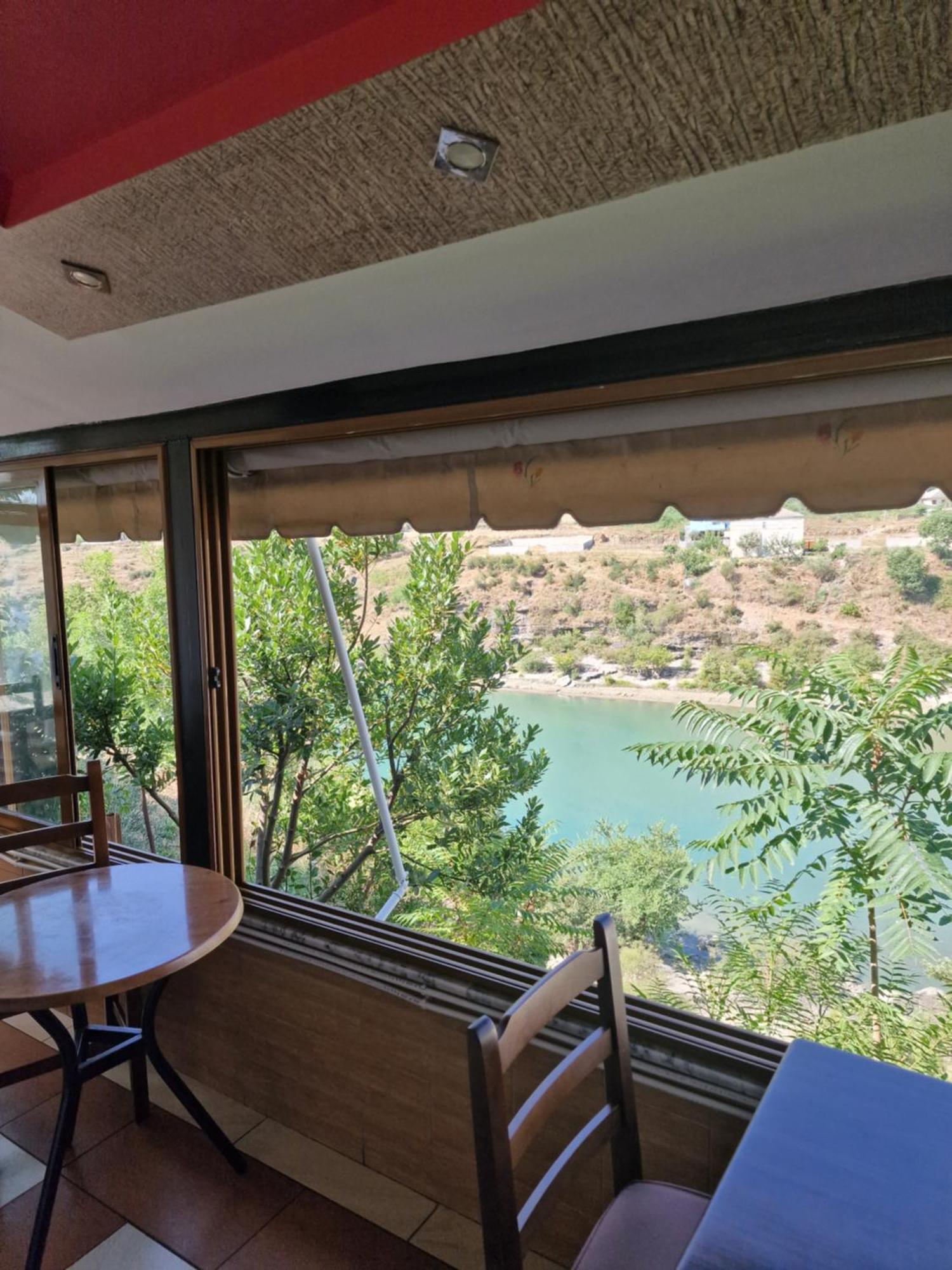 Guest House Krishen Permet Exterior photo