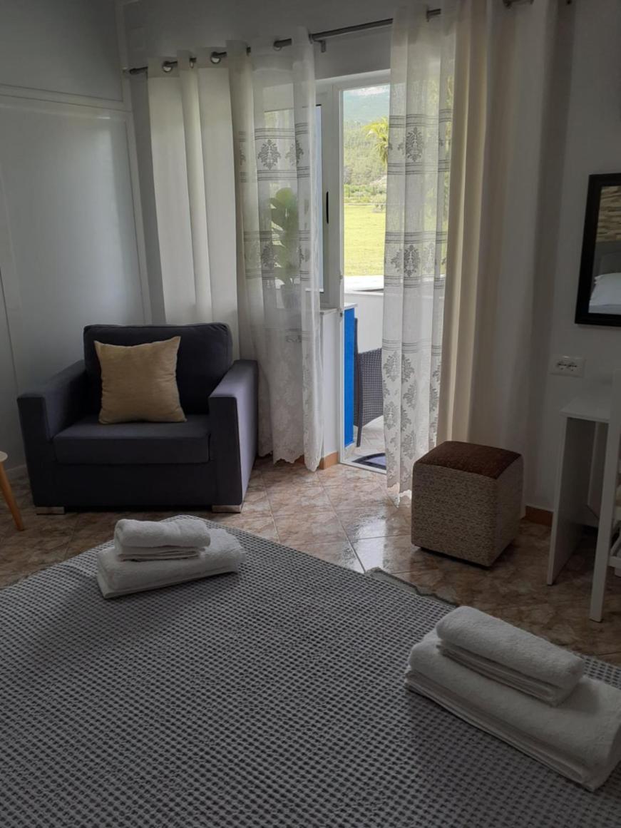 Guest House Krishen Permet Exterior photo