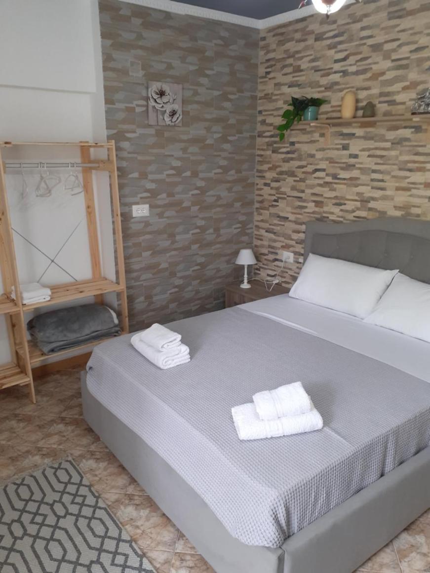 Guest House Krishen Permet Exterior photo